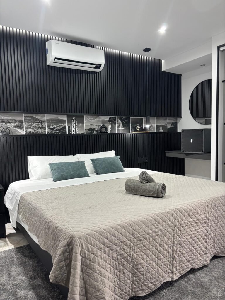 Apartamento Terraço – Quarto com cama de casal | Casa do Cachucho, Horta